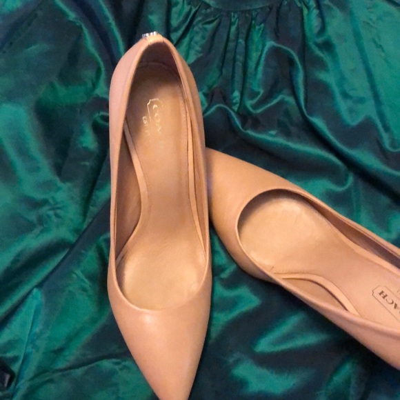 Shoes - Picture 3 of 4